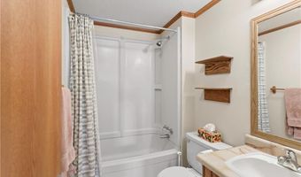 15038 Fairmount Rd, Basehor, KS 66007