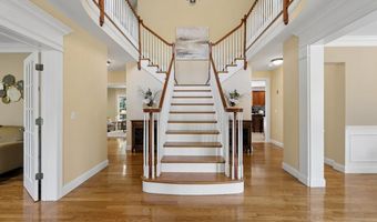 22 Elizabeth Way, Bedford, NH 03110