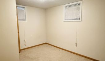 704 S Harrison St, Aberdeen, SD 57401