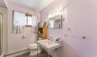 6 Sunrise Rd, Danbury, CT 06810