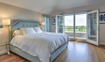 55 Cliff Rd, Amagansett, NY 11930
