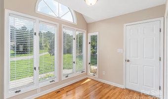 2 New Cross South S, Asheville, NC 28805