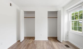5603 INDEPENDENCE Cir, Alexandria, VA 22312