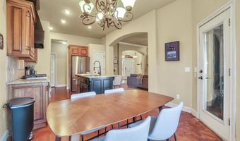 3808 Heritage Trl, Altus, OK 73521