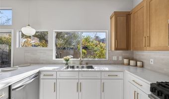 9205 Pitching Wedge Dr, Las Vegas, NV 89134