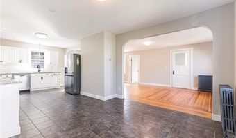 97 Williams Ave, East Providence, RI 02914