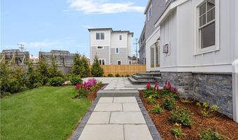 6 Sharon Ct, Newport, RI 02840