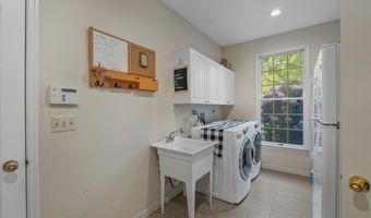 301 BERKLEY Ave, Belle Mead, NJ 08502