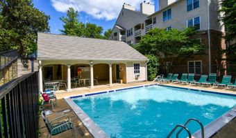 240 S REYNOLDS St 309, Alexandria, VA 22304
