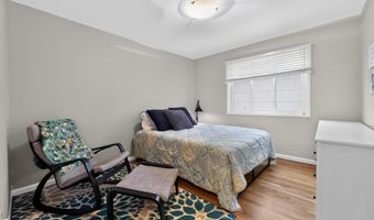 7 Gregg Ln, Bayonne, NJ 07002