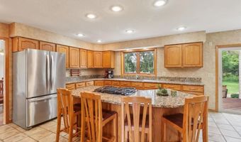 32335 Wildwood Dr, Adel, IA 50003