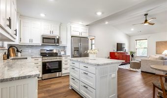 6 Bonhill Ln, Bella Vista, AR 72715