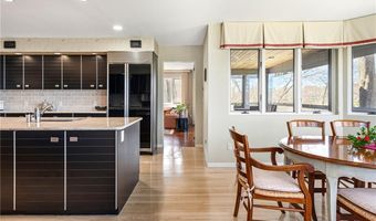 125 Woodruff Ave, Narragansett, RI 02882