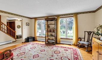 1581 N Forest Rd, Amherst, NY 14221