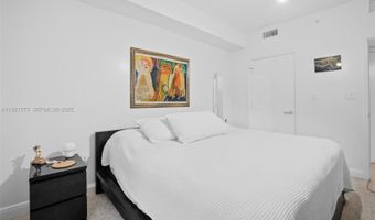 19900 E Country Club Dr 212, Aventura, FL 33180