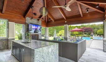 126 Cliff Dr, Narragansett, RI 02882