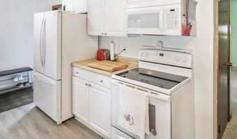902 S 17th St, Aberdeen, SD 57401