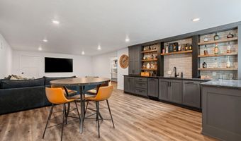 1013 HARVEST Trl, Appleton, WI 54913