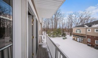 5610 Arbor Chase Dr, Ann Arbor, MI 48103