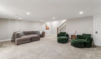 106 12th Ave NW, Altoona, IA 50009