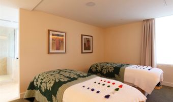 223 Saratoga Rd 2001, Honolulu, HI 96815
