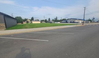 302 3rd St W, Bottineau, ND 58318