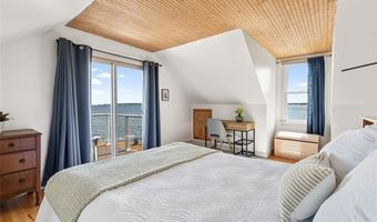 10 Blanding Ave, Barrington, RI 02806