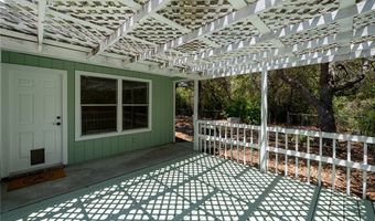 101 Saunders Ln, Aransas Pass, TX 78336
