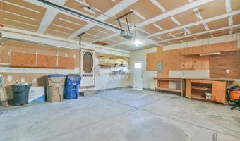 4055 Farmstead St, Bel Aire, KS 67220