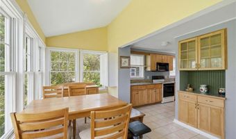 25 Pineland St, North Kingstown, RI 02852