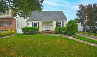 57 Netherwood Dr, Albertson, NY 11507