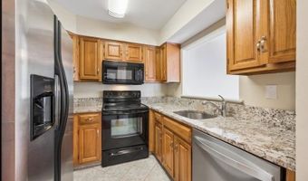 40 Ray Ct, Bedminster, NJ 07921