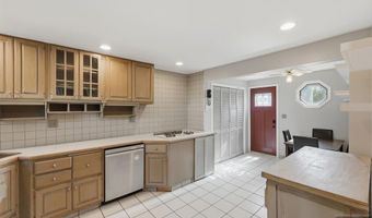 2 Lloyd Pl, Belleville, NJ 07109