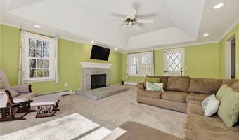 13 Pigeon Hill Cv, Hopkinton, RI 02808