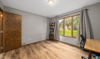 2908 N Oak Rd, Brandon, SD 57005