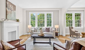 3041 SEDGWICK St NW 201-D, Washington, DC 20008
