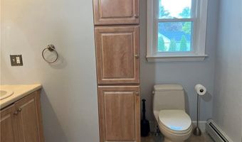 10 Cavalier Rd, Narragansett, RI 02882