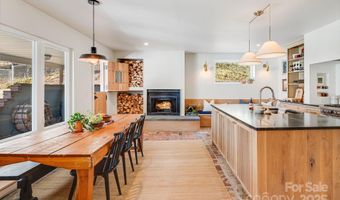 22 Kenilwood Pl, Asheville, NC 28803