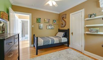 805 S Mitchell Ave, Arlington Heights, IL 60005