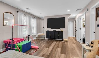 5 Sloop Ct, Barnegat, NJ 08005