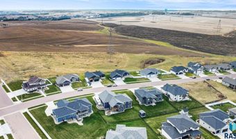 1604 W River Bend St, Brandon, SD 57005