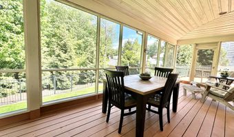 754 Rustic Ln, Cheshire, CT 06410