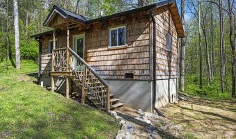 22 Still Hand Ln, Beattyville, KY 41311