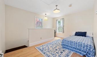 89 Parkview Ave, Bangor, ME 04401