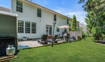 18 Foxmoor Ln, Bayville, NJ 08721