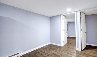 8 Ashby St, Johnston, RI 02919