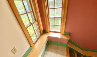 199 Main St, Belfast, ME 04915