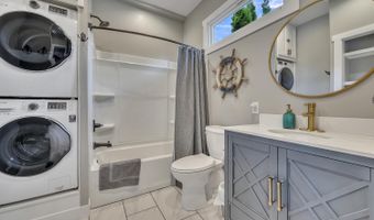 41 Dewey St, Arnolds Park, IA 51331