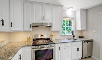7107 COVENTRY Rd, Alexandria, VA 22306