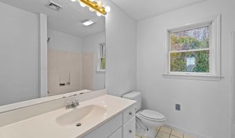 100 Pondview Ln, Bristol, CT 06010